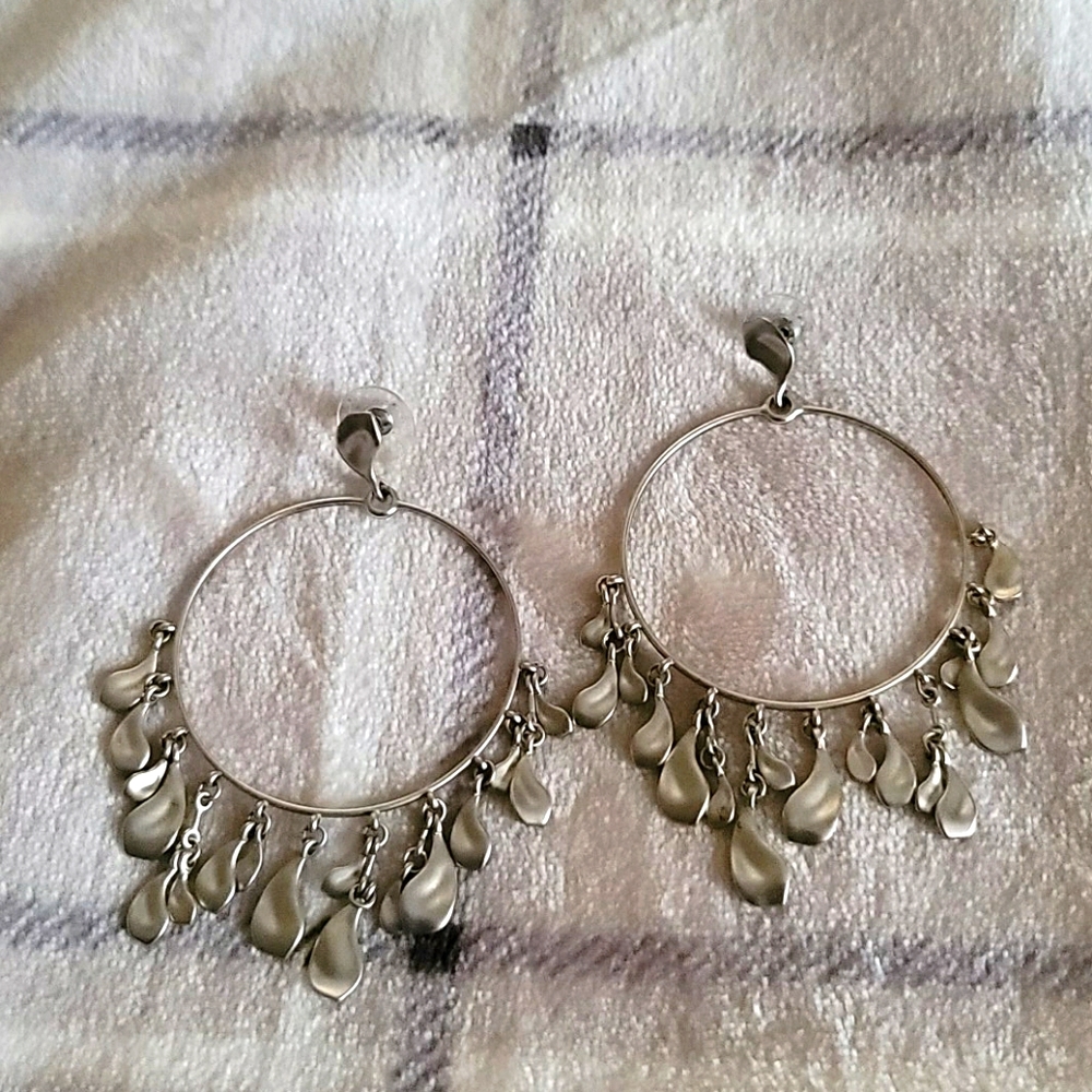 Kendra Scott pewter Natasha earrings